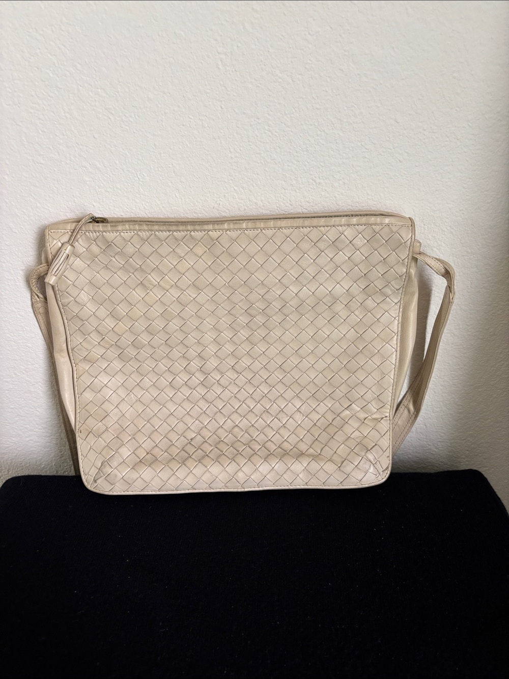 Vintage Bottega Veneta Beige Woven Shoulder Bag